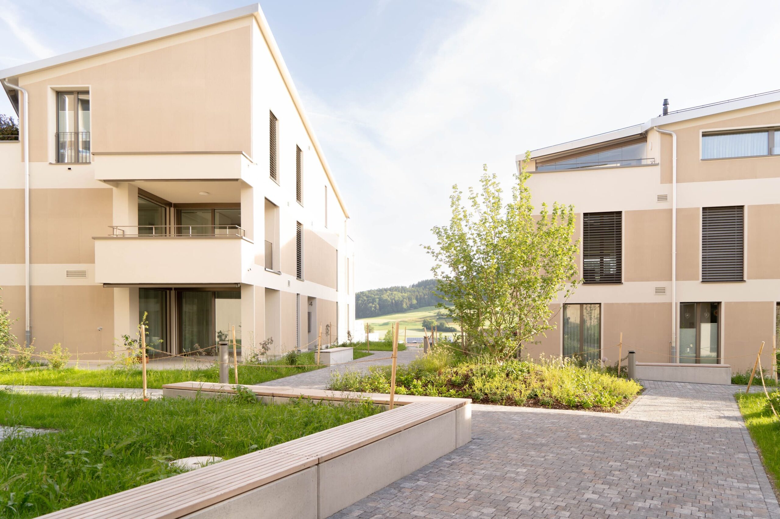 Mehrfamilienhaus mit Begrünung in Rickenbach LU